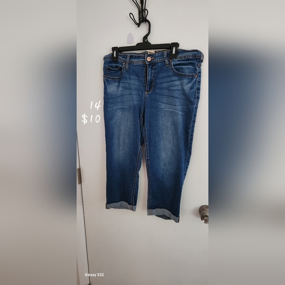 Clothes - Picture 11 of 16